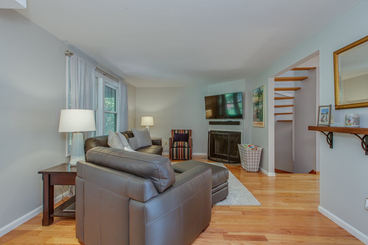 52 Stacey Circle Windham, NH 03087 - Photo 5 of 36 Gallery Image 5