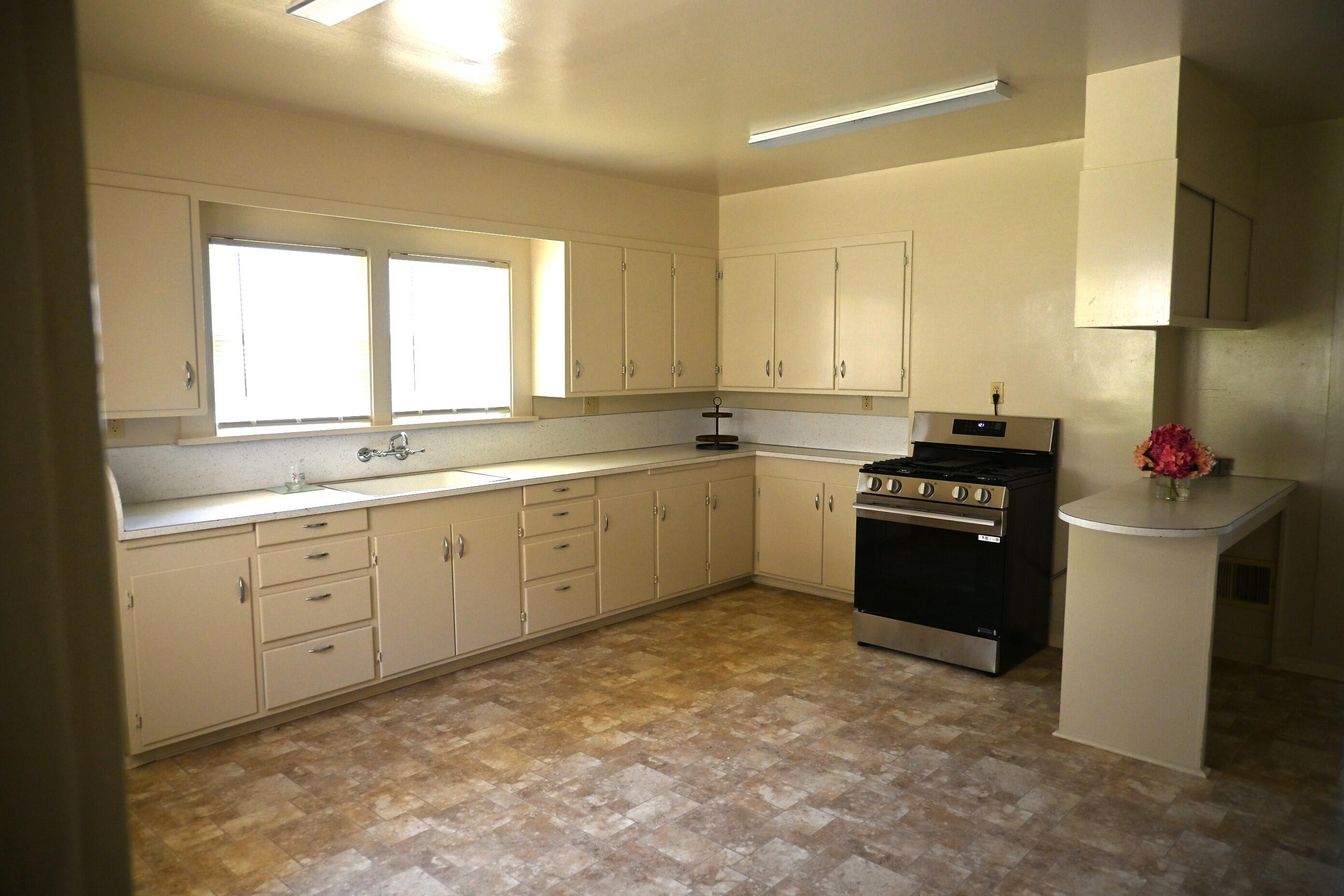 550 B Street Scotia, CA 95565 - Photo 8 of 20