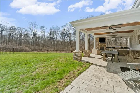 $779,000 | 237 Morning Grove Lane, Valencia, PA 16059
