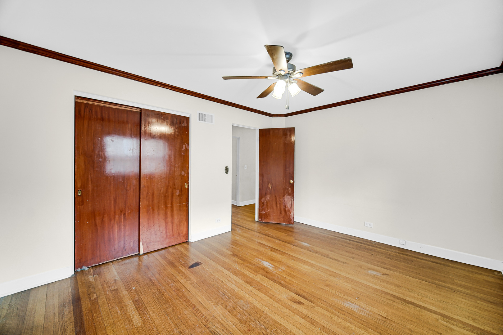 7248 North Ridge Boulevard Chicago, IL 60645 - Photo 13 of 28 Gallery Image 13