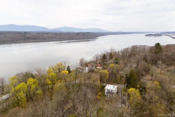 $5,000 | 225 Barrytown Road, Barrytown, NY 12507