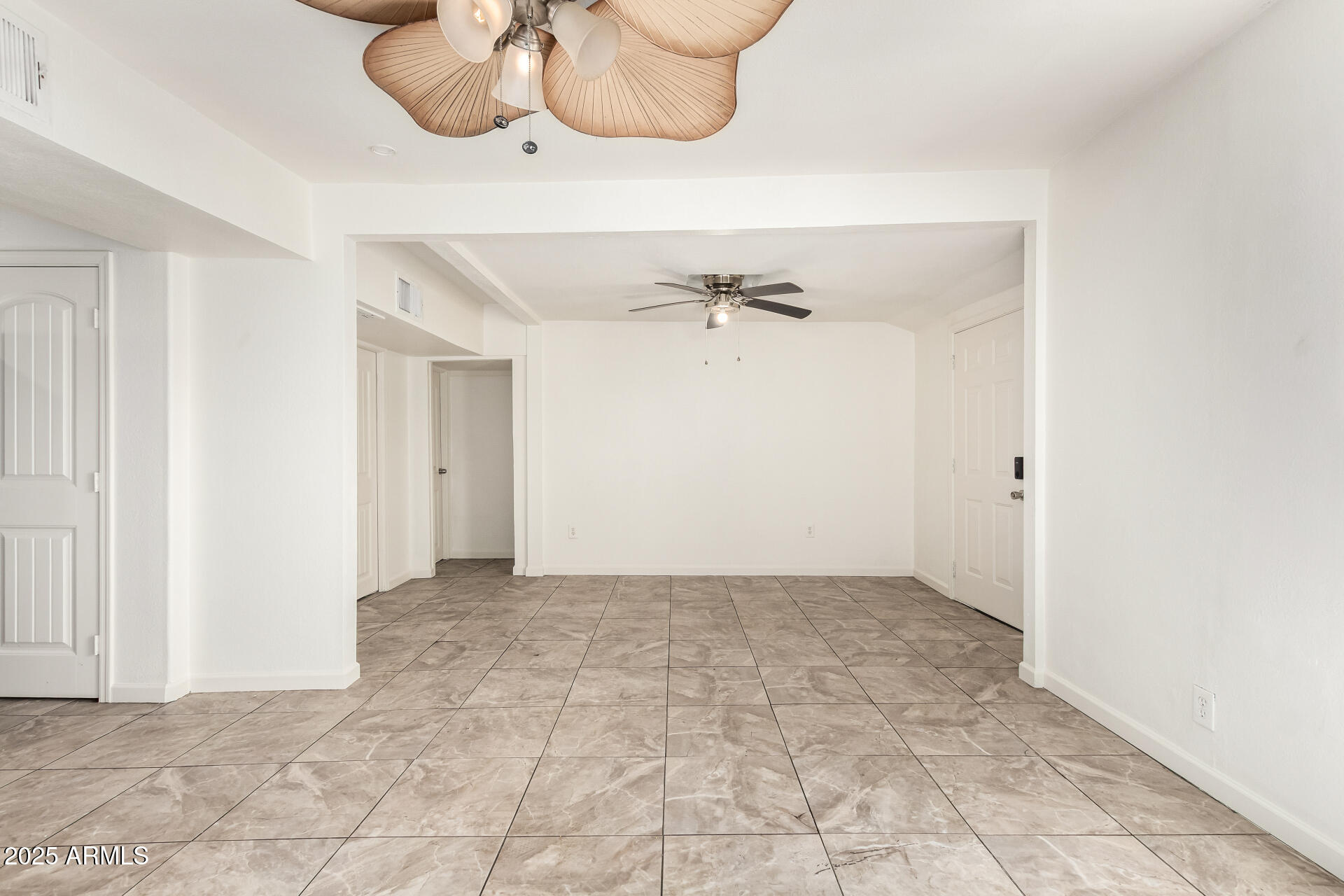 1010 East Chipman Road Phoenix, AZ 85040 - Photo 10 of 23 a view of an entryway