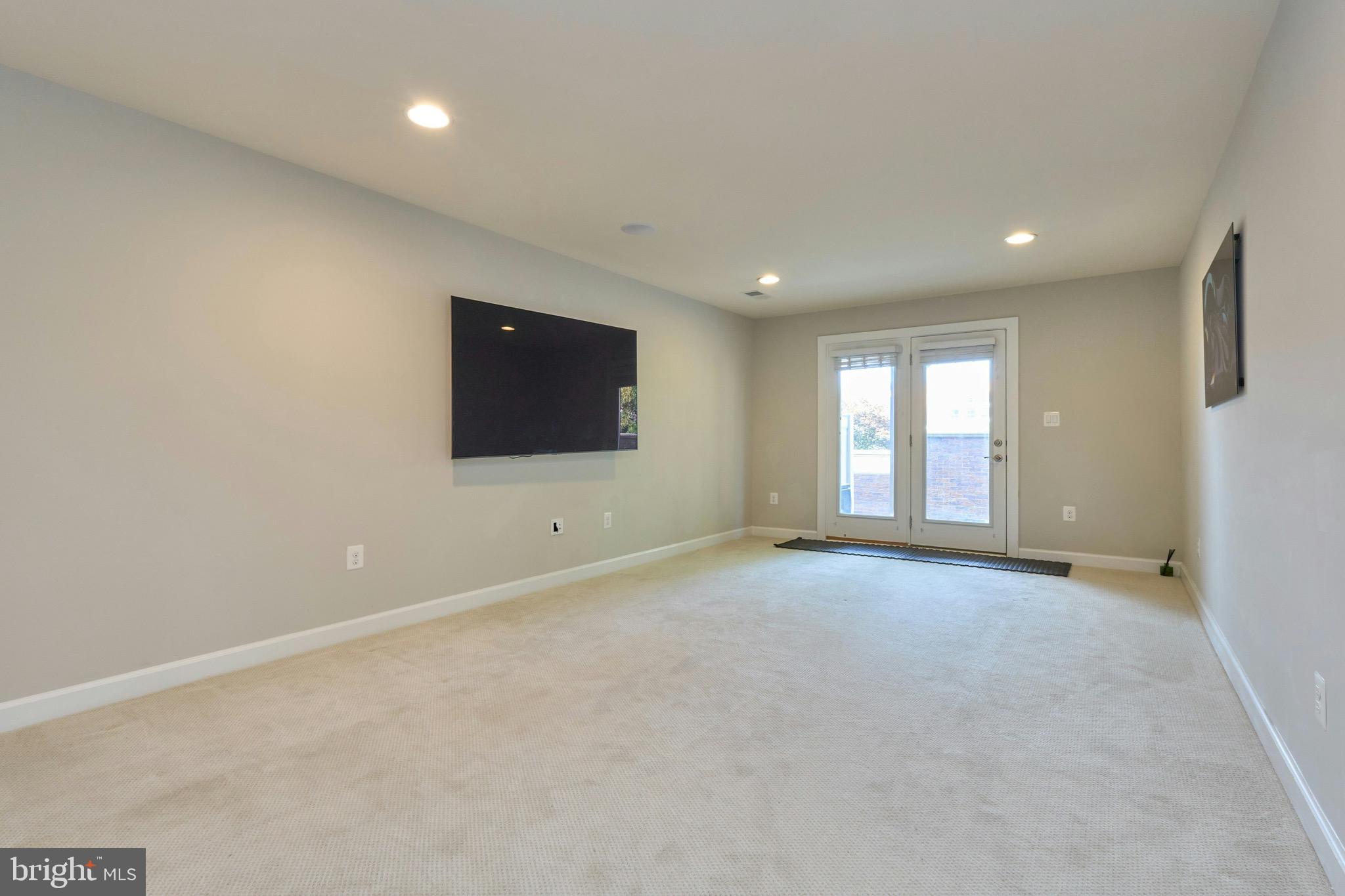 2358 Chadlington Road Falls Church, VA 22043 - Photo 19 of 56