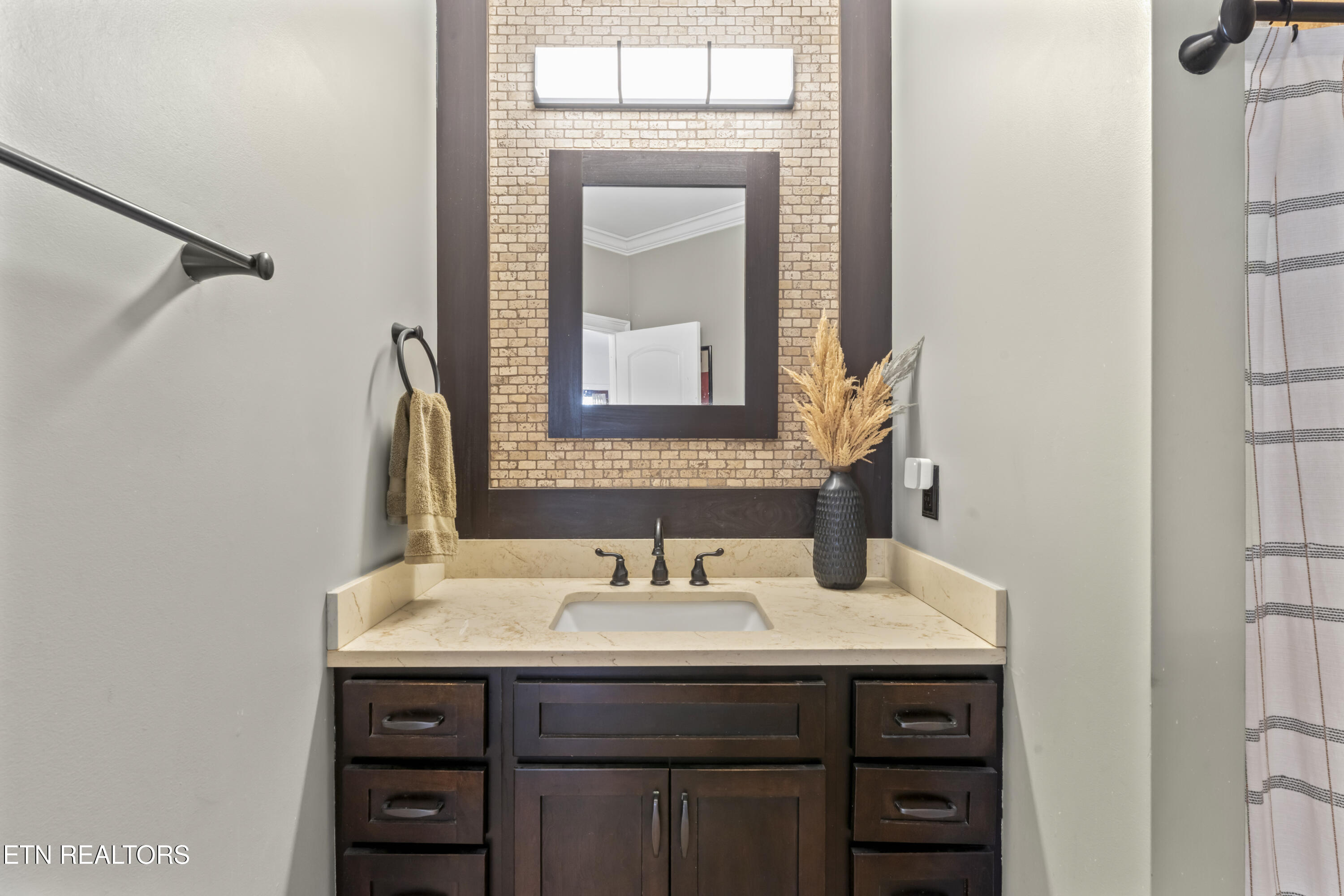 4906 East Emory Road Knoxville, TN 37938 - Photo 12 of 33 photos_high_resolution_DSC03926