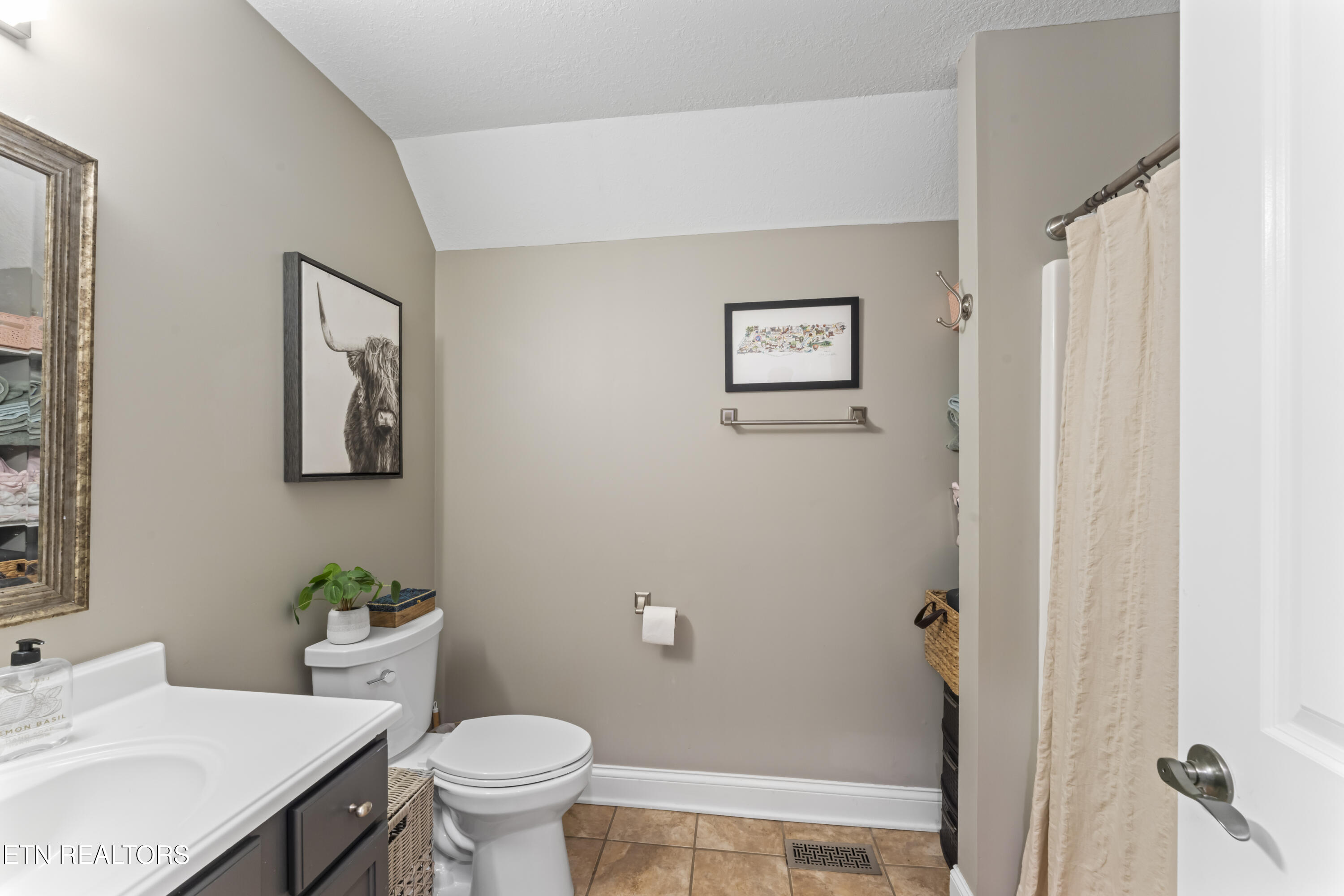 4906 East Emory Road Knoxville, TN 37938 - Photo 18 of 33 photos_high_resolution_DSC03951