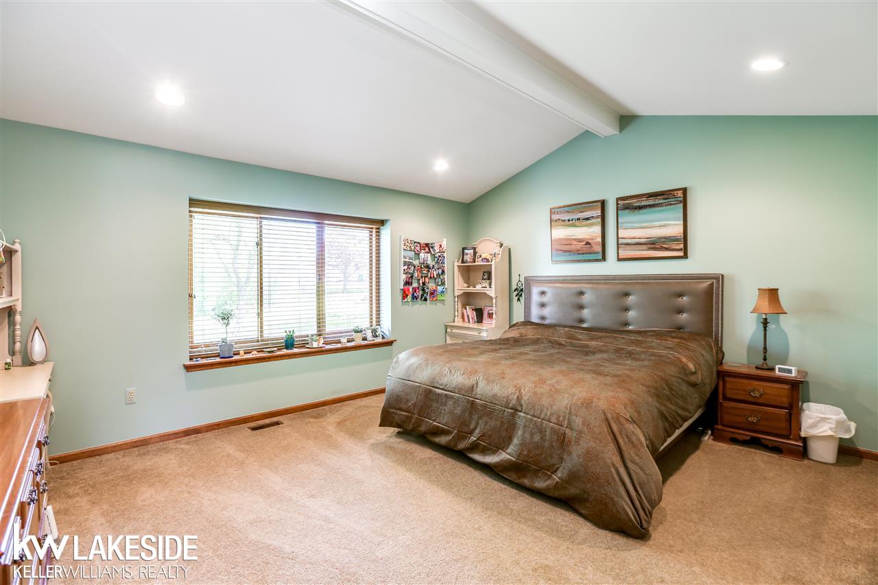1196 Maple Leaf Drive Rochester Hills, MI 48309 - Photo 13 of 26
