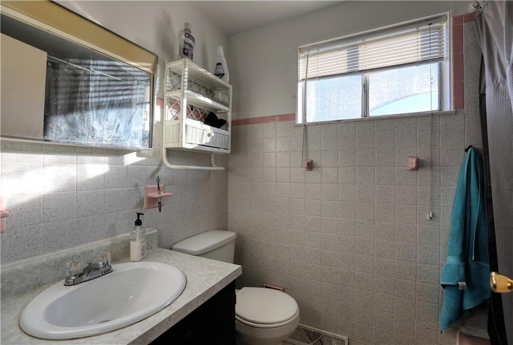 622 Virginia Avenue Rochester, PA 15074 - Photo 6 of 23