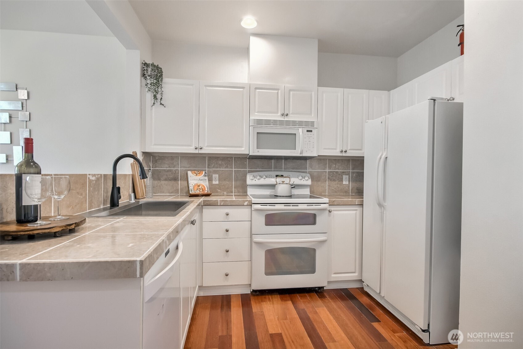 16232 118th Lane Northeast, Unit 14 Bothell, WA 98011 - Photo 7 of 32