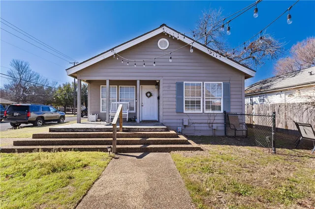 $420,000 | 1926 South 10th Street, Waco, TX 76706