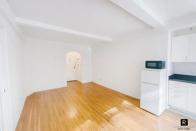 $270,000 | 339 East 58th Street, Unit 2B | Sutton Place