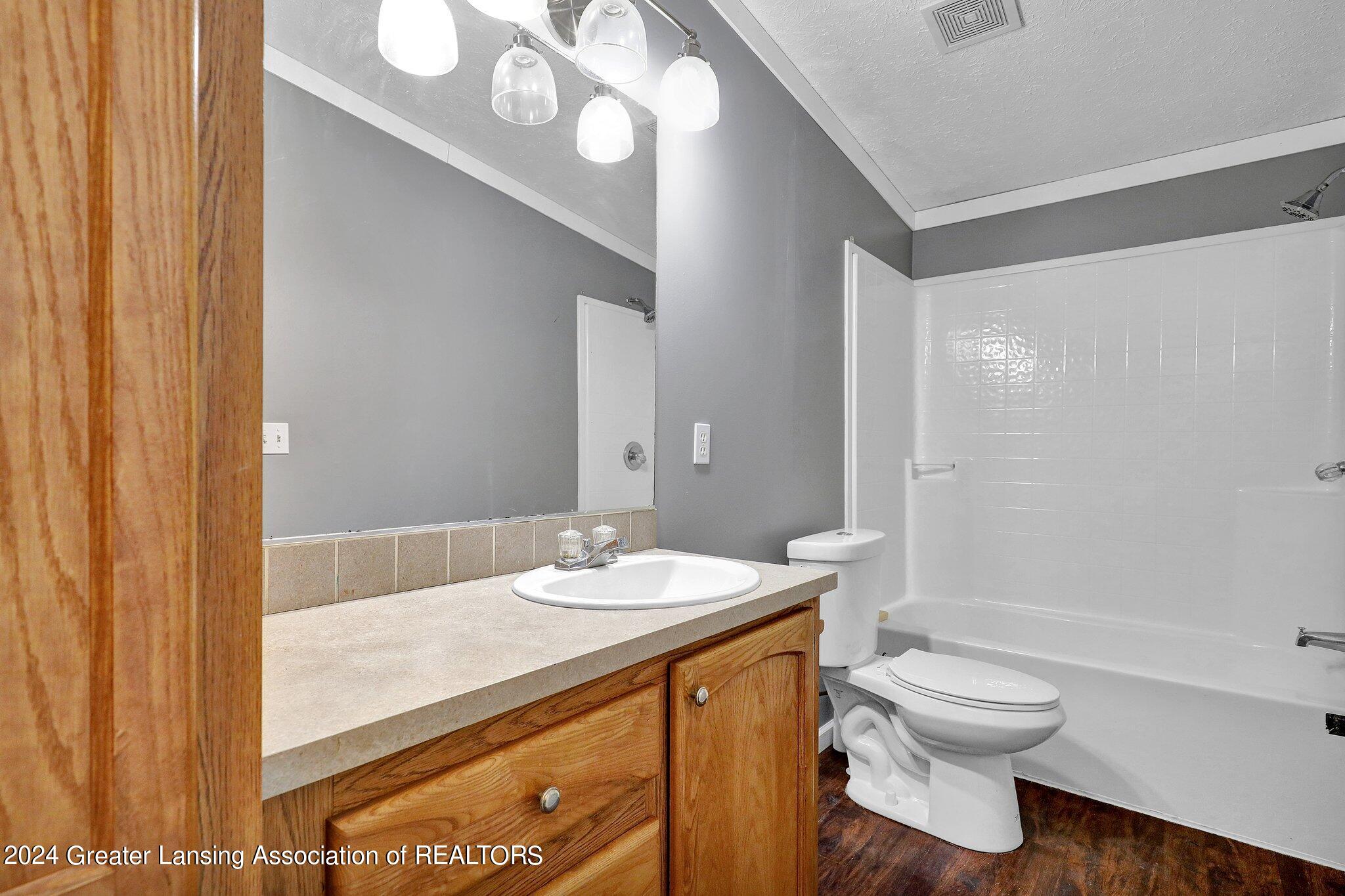 1721 East Lake Lansing Road Haslett, MI 48840 - Photo 20 of 31 15-web-or-mls-Open Ended Media-15