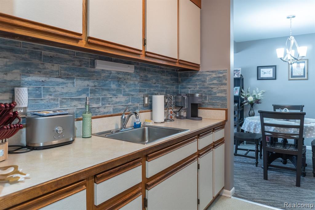 1199 South Sheldon Road, Unit D25 Plymouth, MI 48170 - Photo 12 of 24 Gallery Image 12