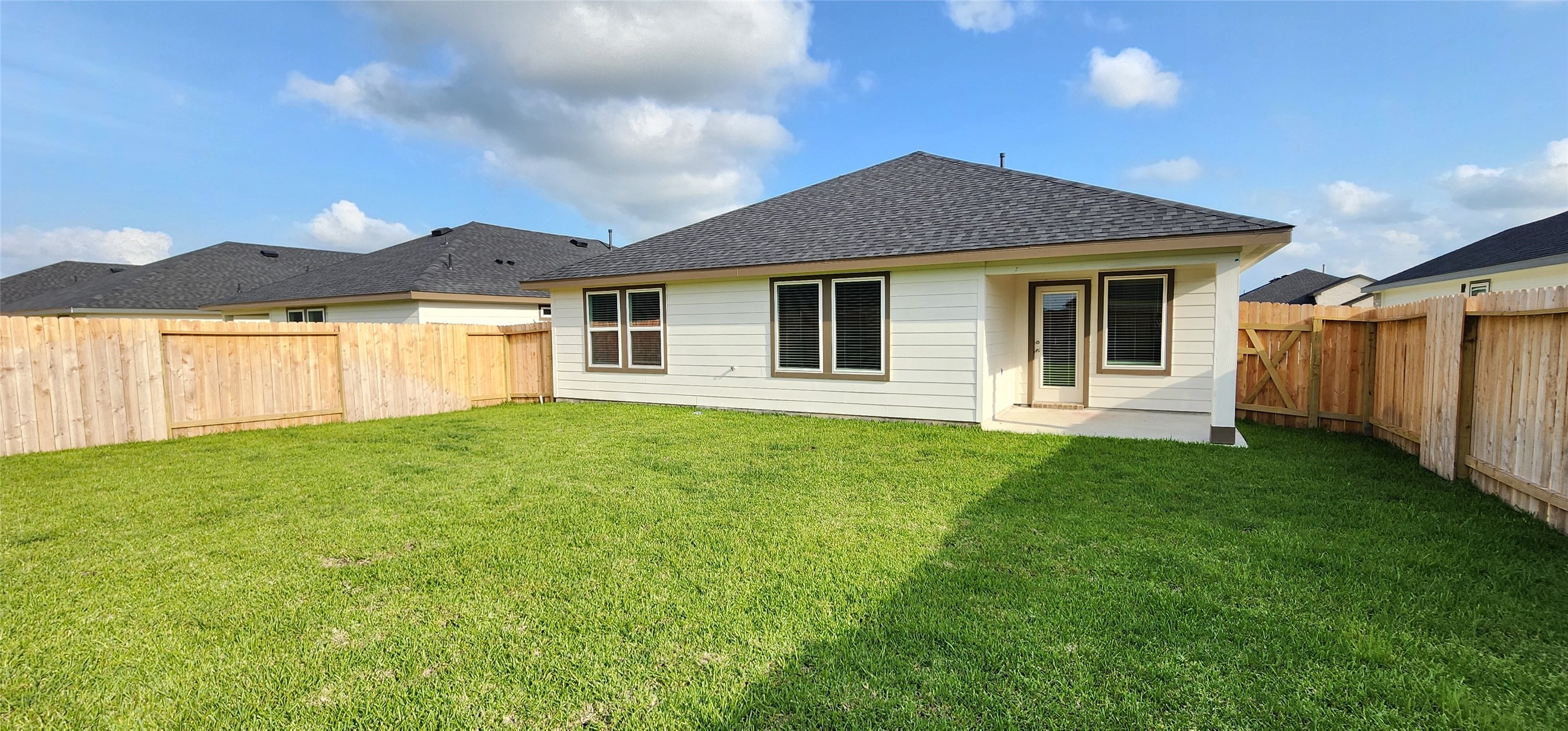 1107 Toledo Bend Pass Rosharon, TX 77583 - Photo 29 of 30 Backyard