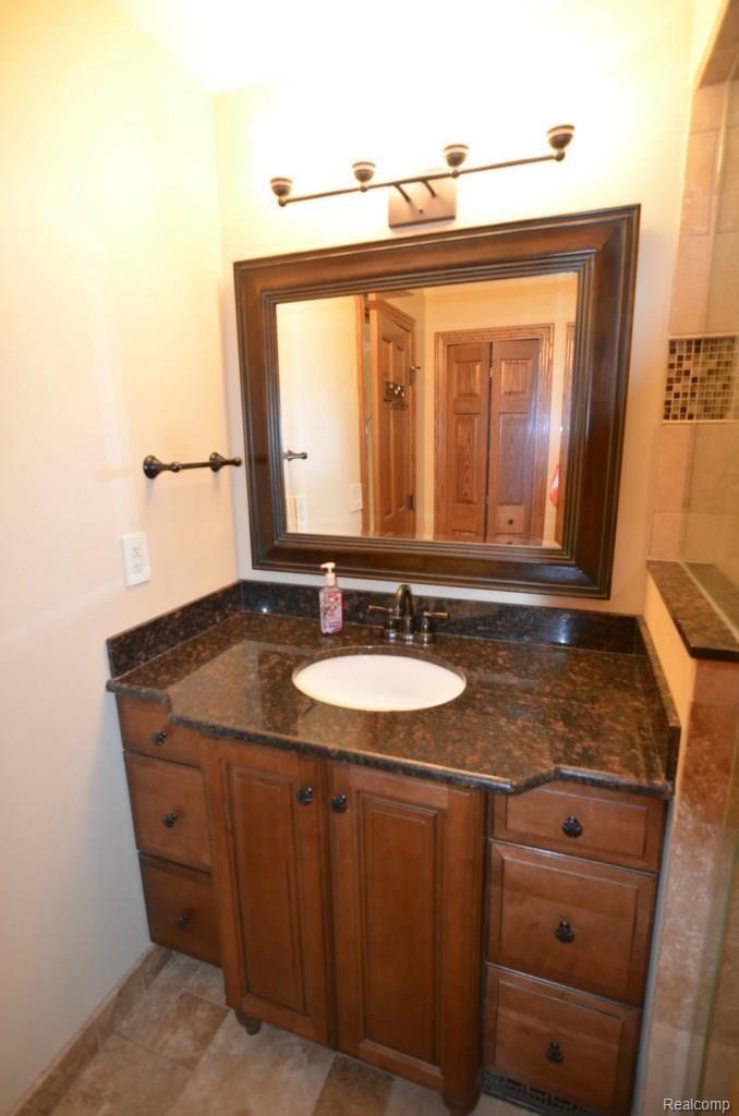 8620 Eaton Road Davisburg, MI 48350 - Photo 21 of 55 FIT FOR A QUEEN