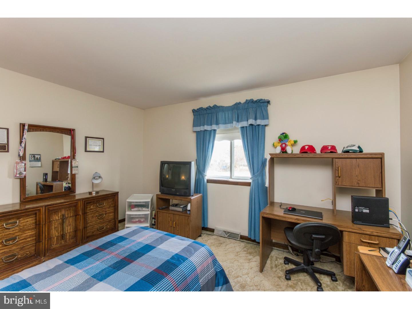 1874 Williamstown Road Sicklerville, NJ 08081 - Photo 13 of 24 Bedroom - Main