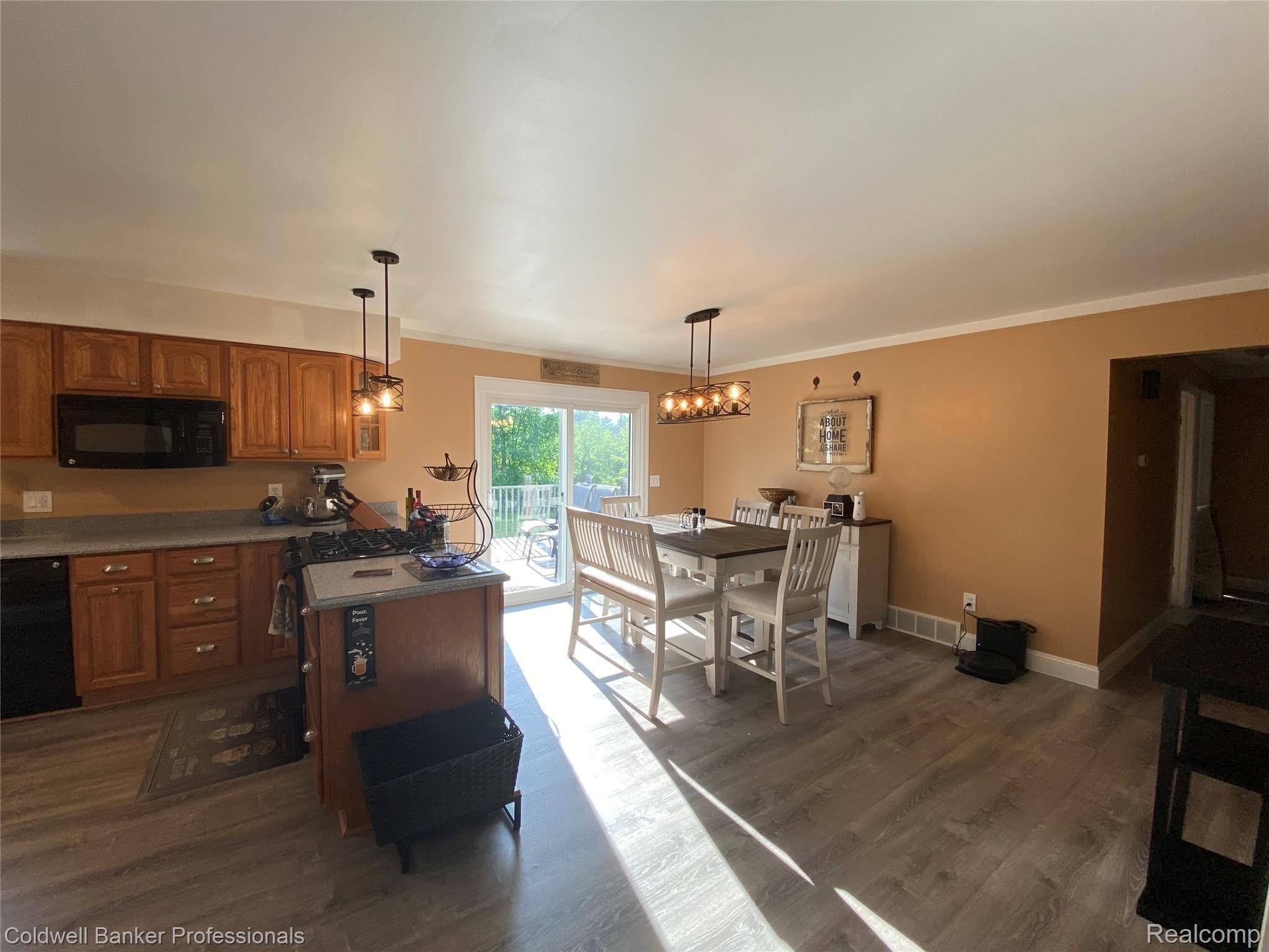2533 Fish Lake Road Lapeer, MI 48446 - Photo 7 of 36 A15D8E96-AEBB-4D9C-9446-A7EFEC50B42F.jpeg