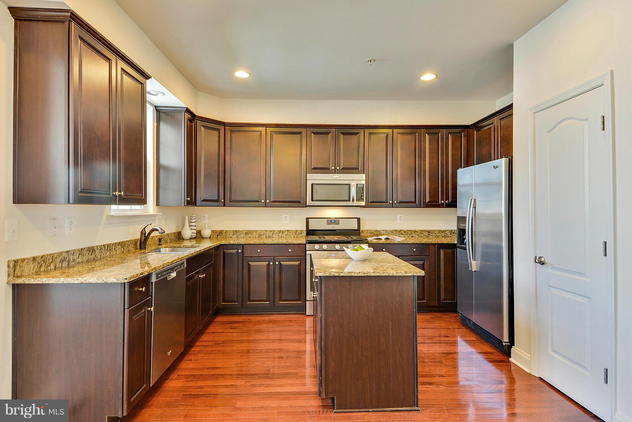 23008 Meadow Mist Road Clarksburg, MD 20871 - Photo 3 of 30 Kitchen