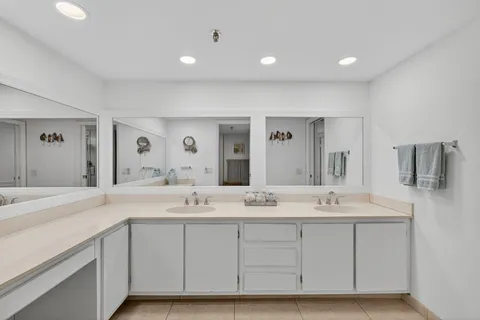 $999,000 | 1300 Florida A1A, Unit 201, Jupiter, FL 33477