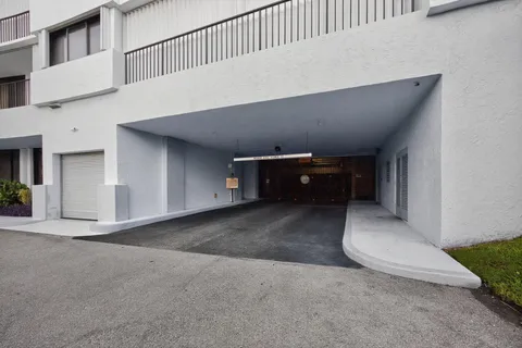 $999,000 | 1300 Florida A1A, Unit 201, Jupiter, FL 33477