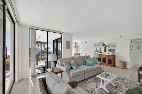 $999,000 | 1300 Florida A1A, Unit 201, Jupiter, FL 33477