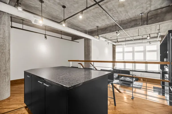 $3,900 | 1830 Ridge Avenue, Unit 103, Evanston, IL 60201