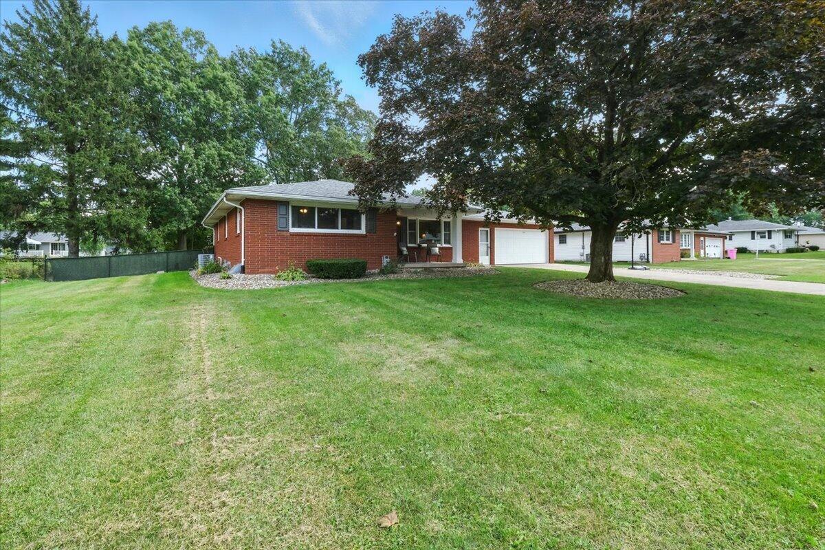 1150 Delwood Road Mansfield, OH 44905 - Photo 3 of 40 Mature Trees