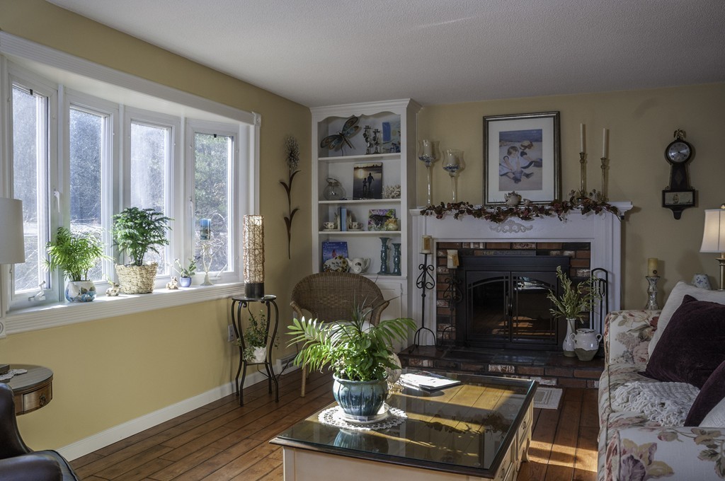 41 Old Bay Road Belchertown, MA 01007 - Photo 3 of 26 Gallery Image 3