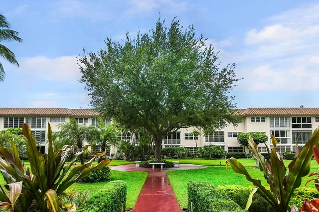 $260,000 | 400 Northeast 20th Street, Unit A207, Boca Raton, FL 33431