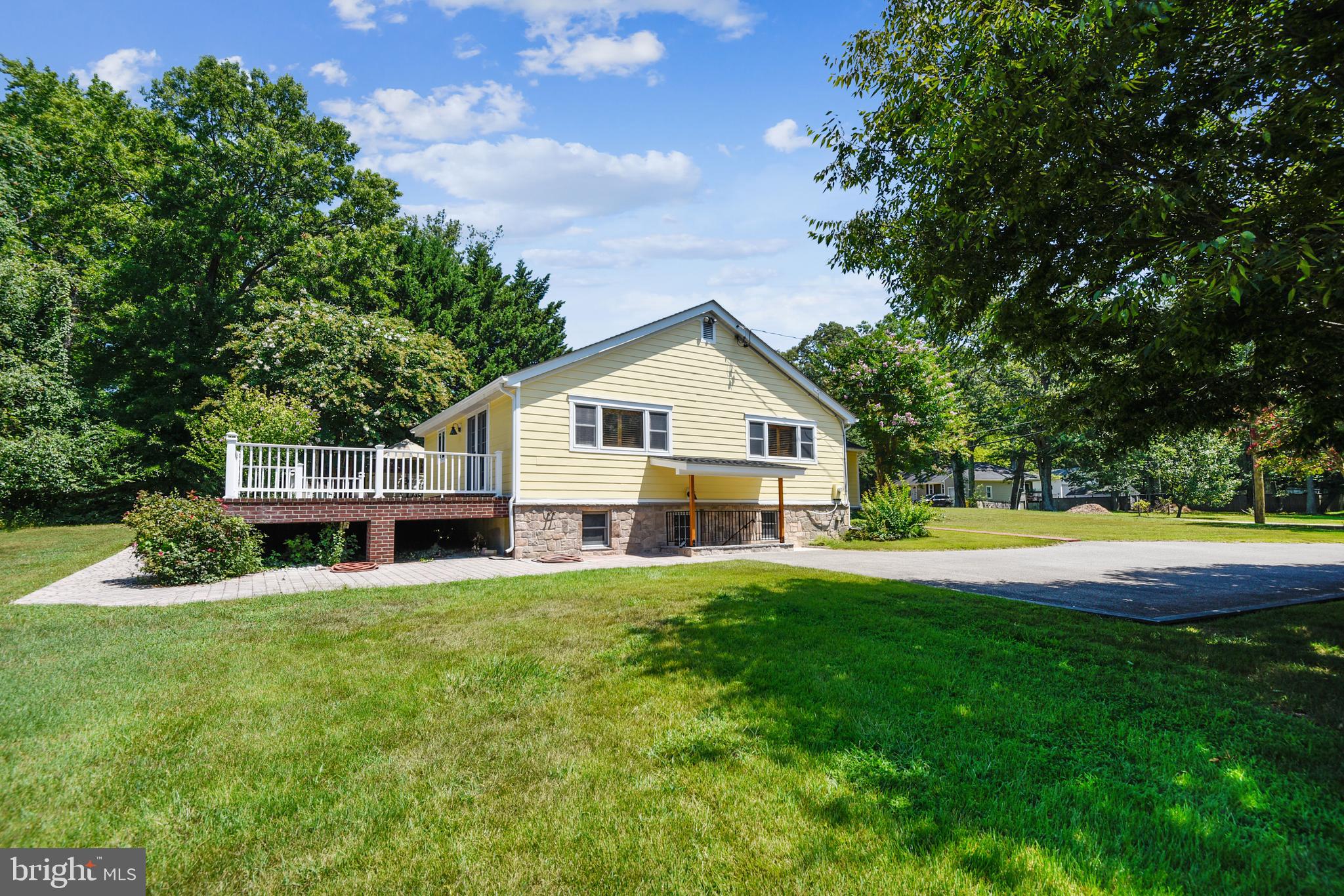 1172 Carrs Wharf Road Edgewater, MD 21037 - Photo 6 of 48 Side view of home, Access to lower level