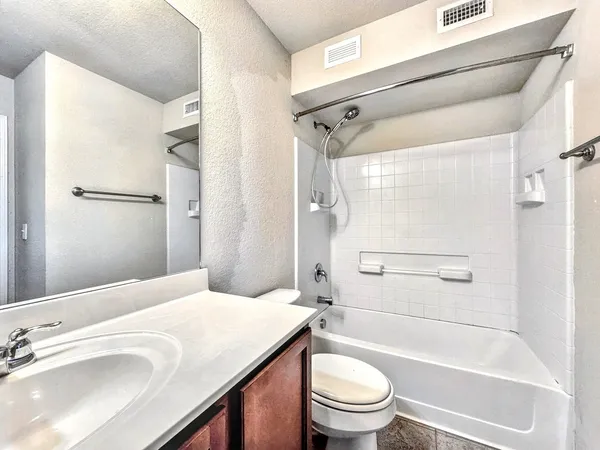 $950 | 338 Trestle Tree, Unit C, San Marcos, TX 78666