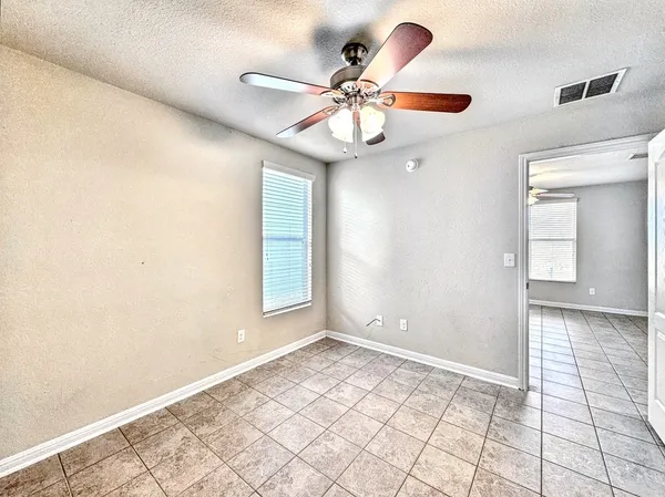 $950 | 338 Trestle Tree, Unit C, San Marcos, TX 78666