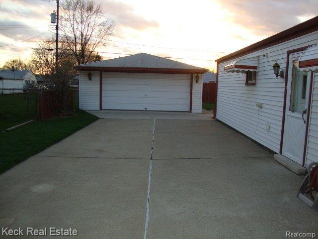 16046 Allen Road Taylor, MI 48180 - Photo 9 of 9 16046 Allen (10)