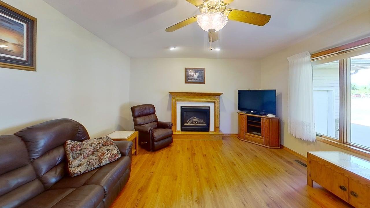 401 South Bruce Street Marshall, MN 56258 - Photo 9 of 45