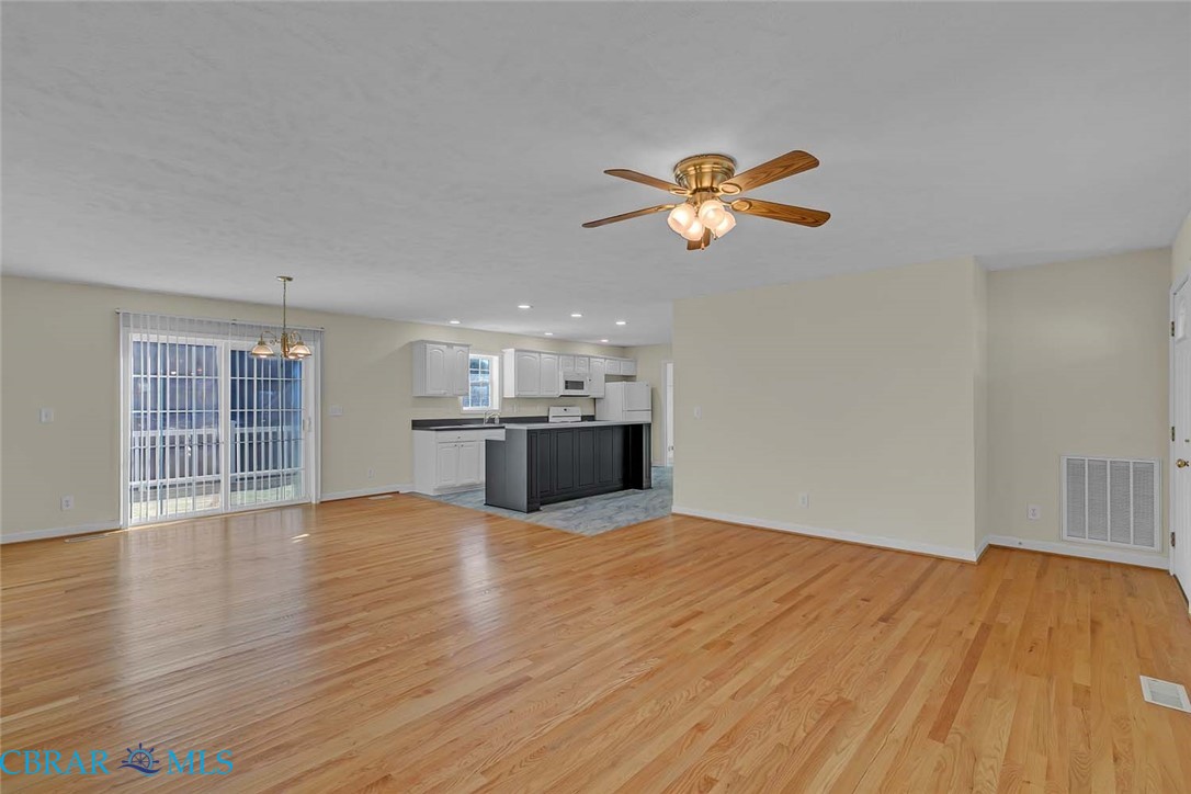 9469 Glass Road Gloucester, VA 23061 - Photo 11 of 23