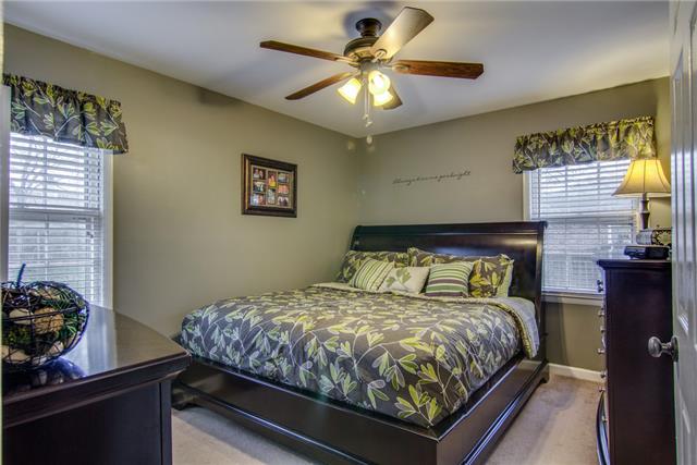 222 Hampton Road Columbia, TN 38401 - Photo 9 of 20 Master bedroom