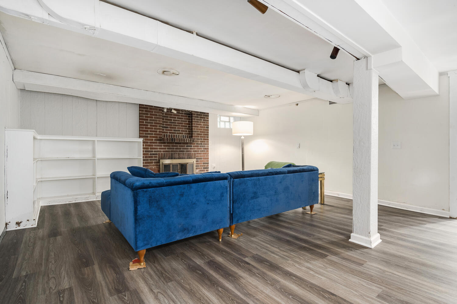 2333 Ridgeway Avenue Evanston, IL 60201 - Photo 28 of 35 a living room with wooden floor