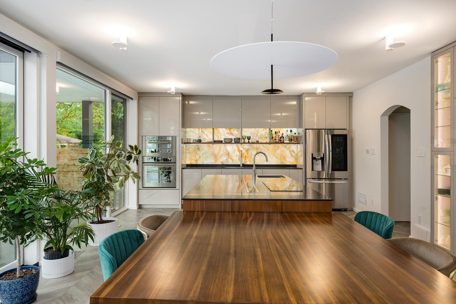 2333 Ridgeway Avenue Evanston, IL 60201 - Photo 9 of 35 a large living room with furniture and a large window