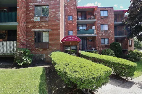 $438,000 | 57-45 74th Street, Unit 302 | Maspeth