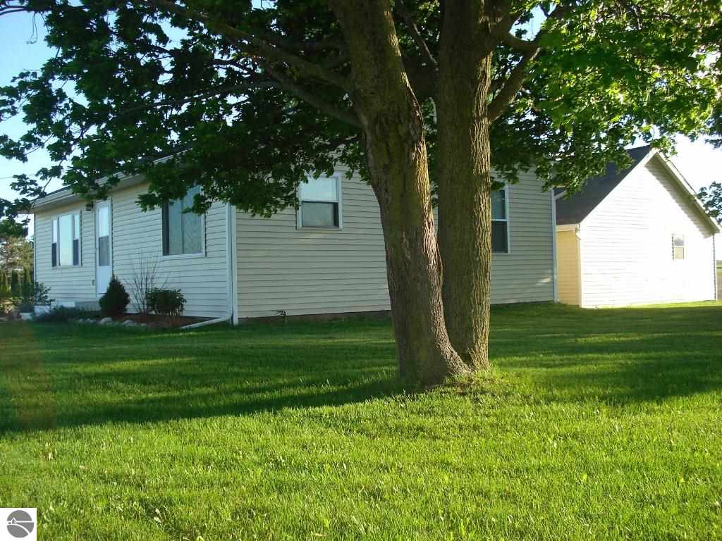 131 North Vandecar Road Mount Pleasant, MI 48858 - Photo 31 of 39 1784849-30.JPG