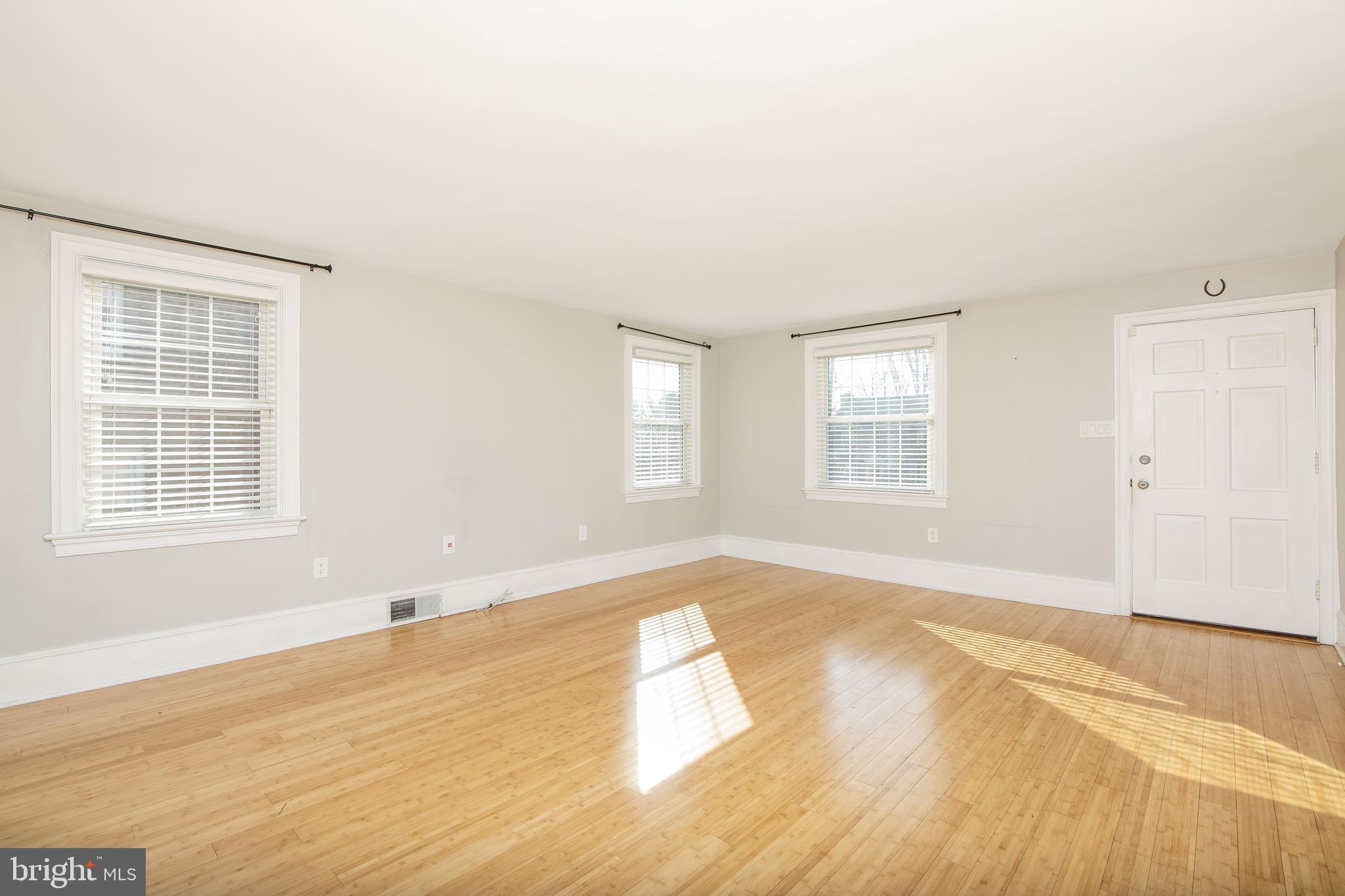 621 Saxer Avenue Springfield, PA 19064 - Photo 6 of 37 Gallery Image 6