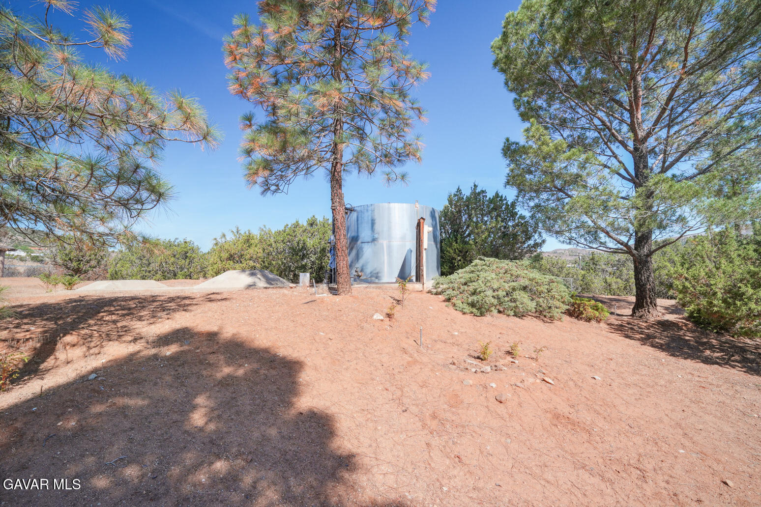 6020 Valley Sage Road Acton, CA 93510 - Photo 32 of 40 a view of a backyard of a house