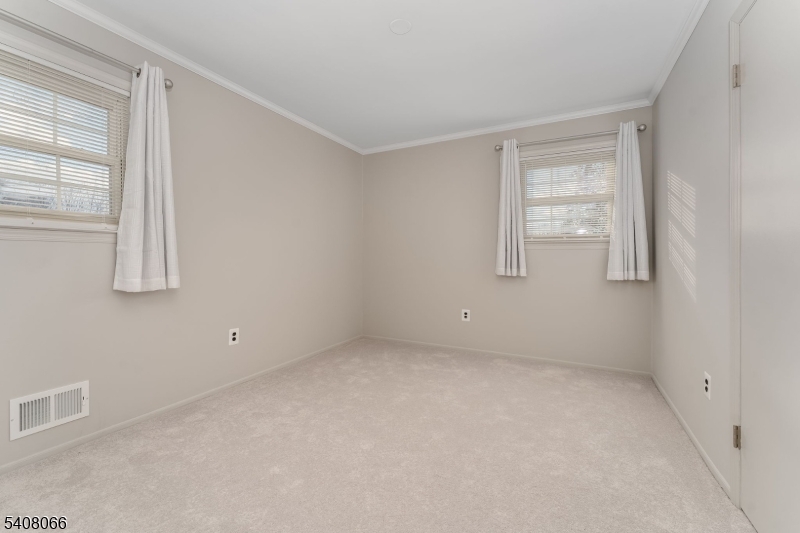 14 Dryden Terrace Phillipsburg, NJ 08865 - Photo 19 of 31