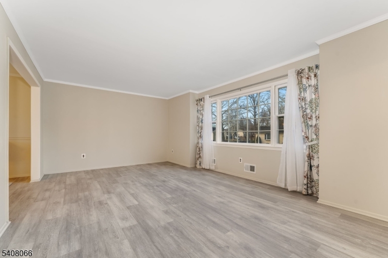 14 Dryden Terrace Phillipsburg, NJ 08865 - Photo 5 of 31