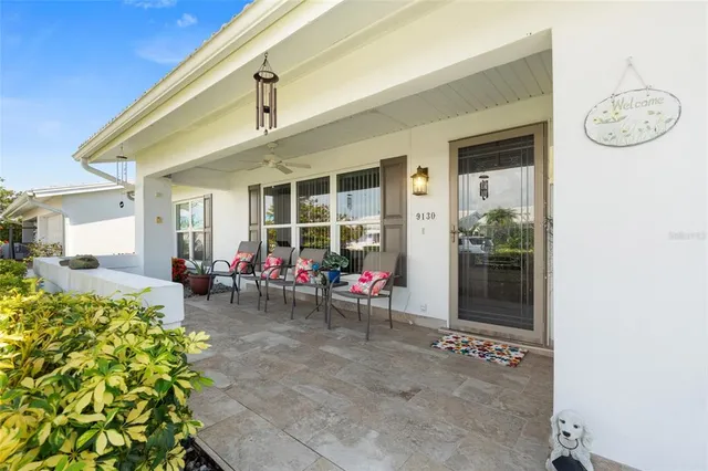 a view of a interior of the house