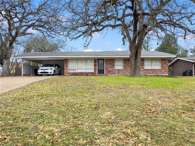 $259,000 | 216 West North Avenue, Bryan, TX 77801
