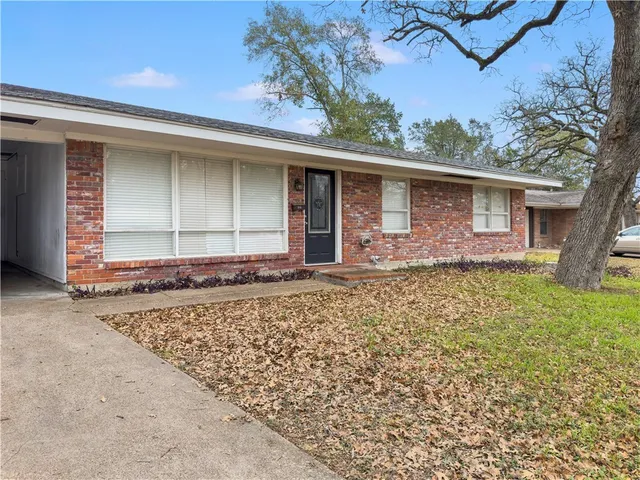 $259,000 | 216 West North Avenue, Bryan, TX 77801
