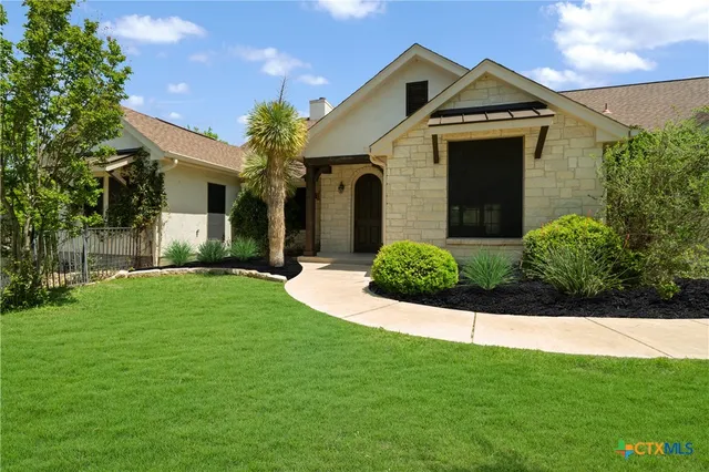 $645,000 | 170 North Echo Canyon Drive North, Comfort, TX 78013