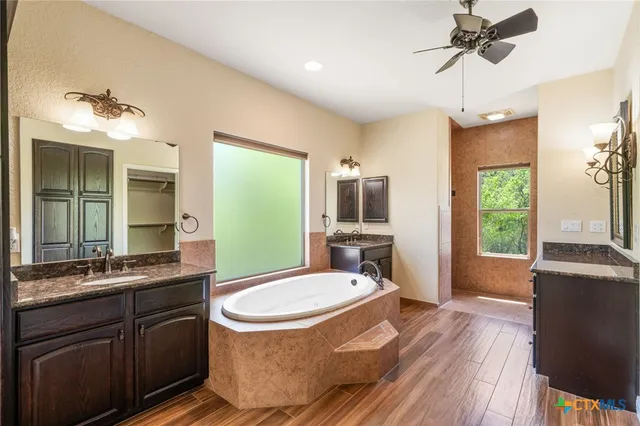 $615,000 | 170 North Echo Canyon Drive North, Comfort, TX 78013