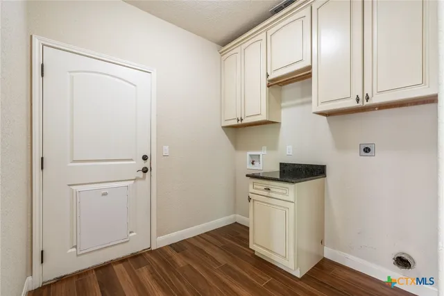 $615,000 | 170 North Echo Canyon Drive North, Comfort, TX 78013