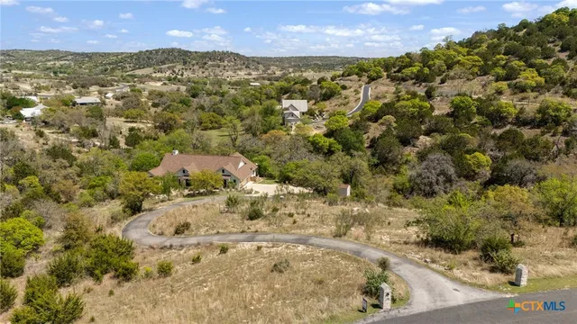 $615,000 | 170 North Echo Canyon Drive North, Comfort, TX 78013